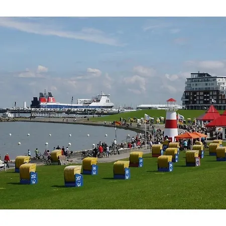 Dike Crown In Haus Grimmershoern