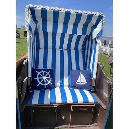 Dike Crown In Haus Grimmershoern