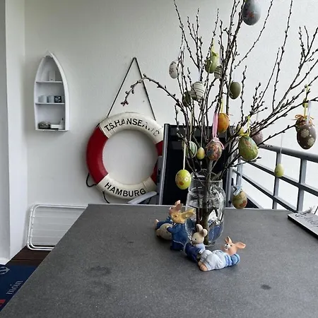 Dike Crown In Haus Grimmershoern